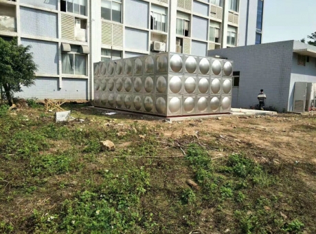 組合水箱完工效果圖